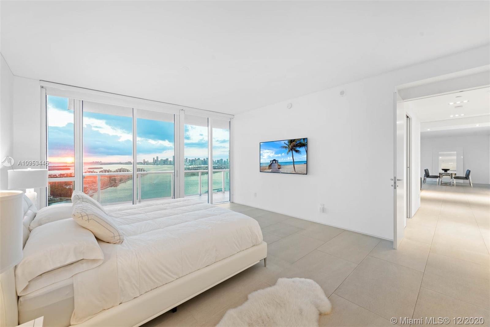 CONTINUUM ON SOUTH BEACH - Residential