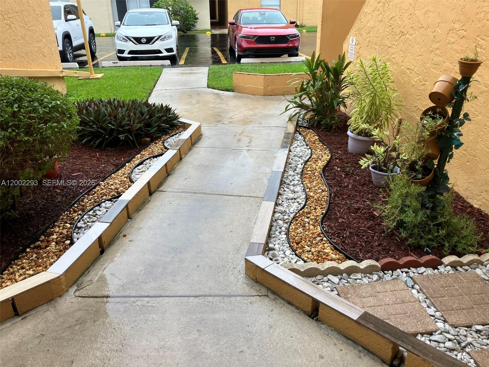 SOUTH WINDS CONDO - Residential