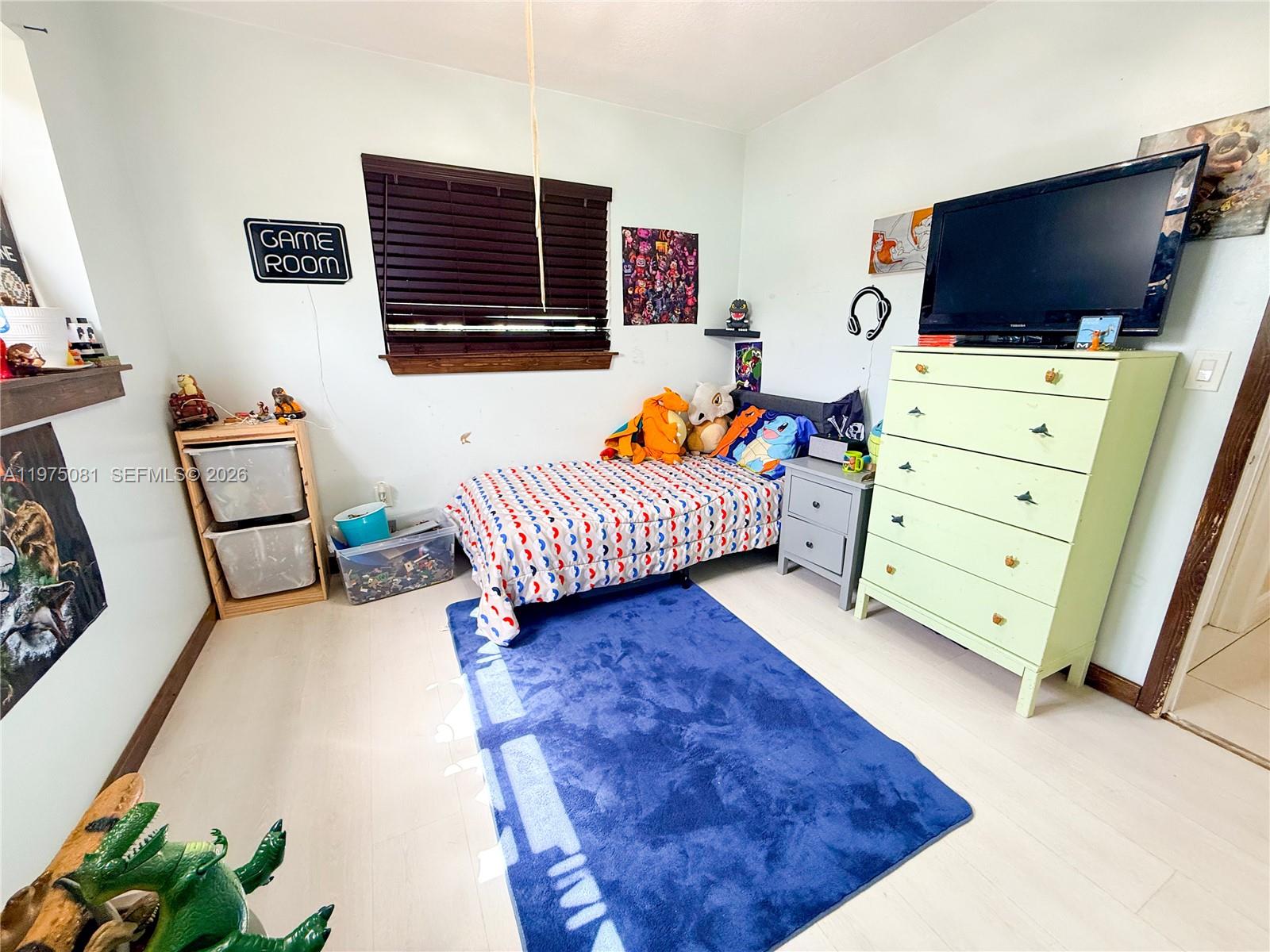 HIALEAH ESTATES - Residential