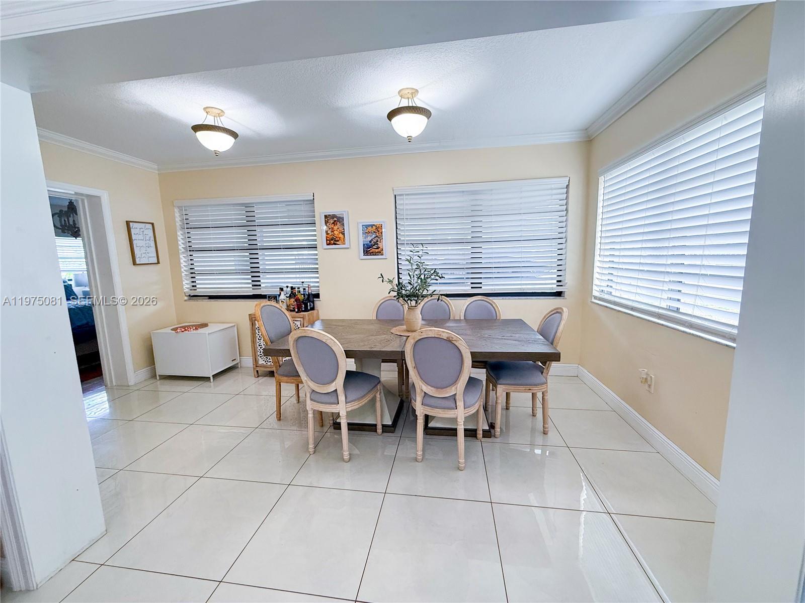 HIALEAH ESTATES - Residential