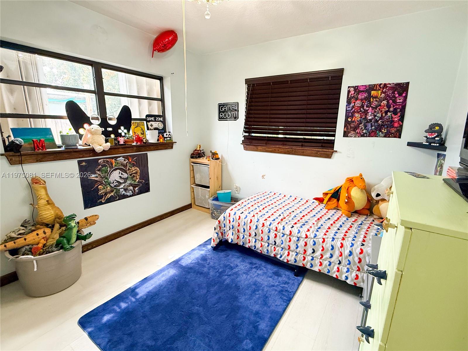 HIALEAH ESTATES - Residential