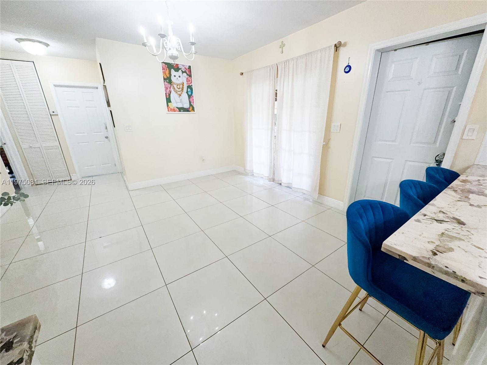 HIALEAH ESTATES - Residential