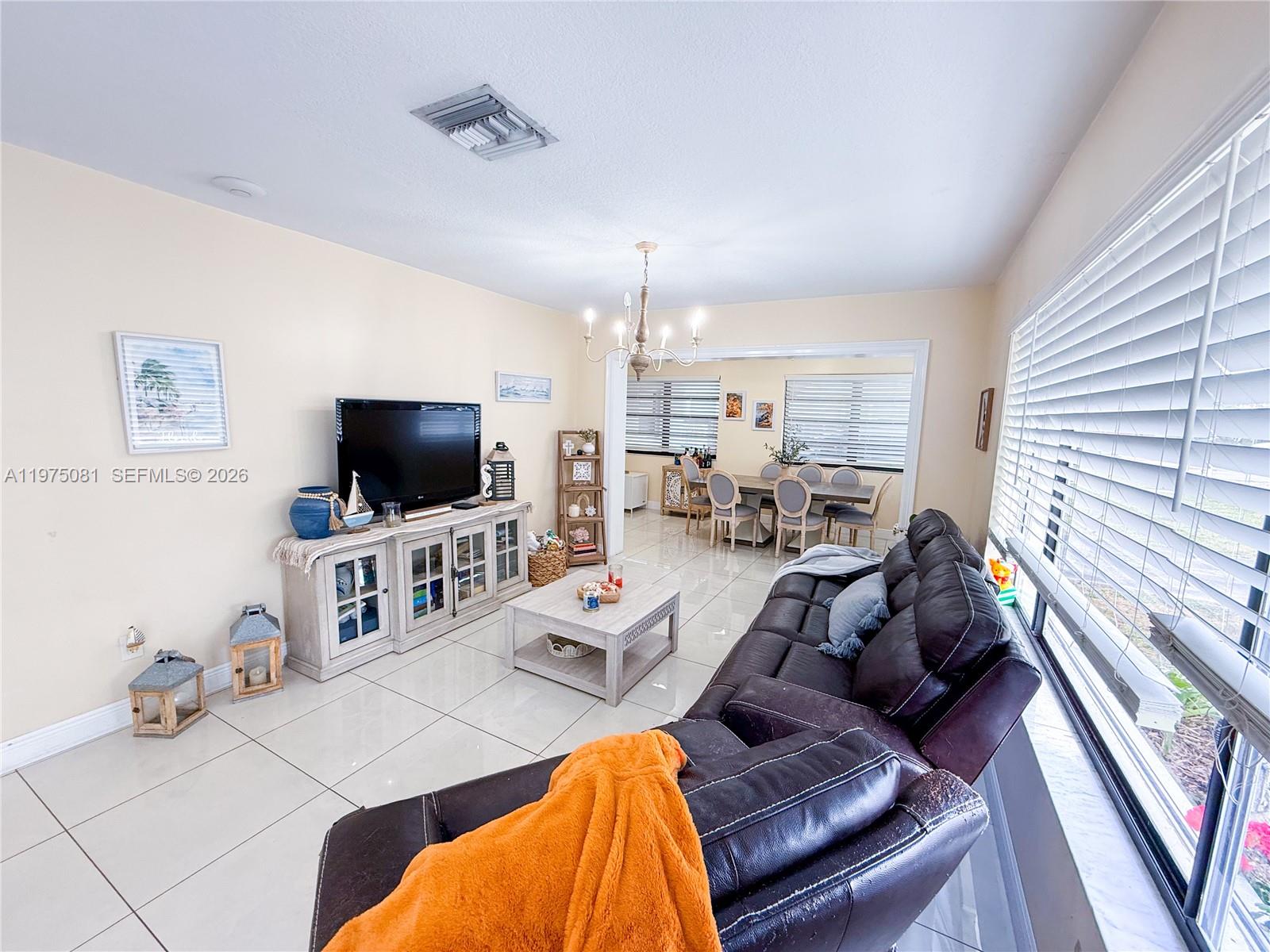 HIALEAH ESTATES - Residential