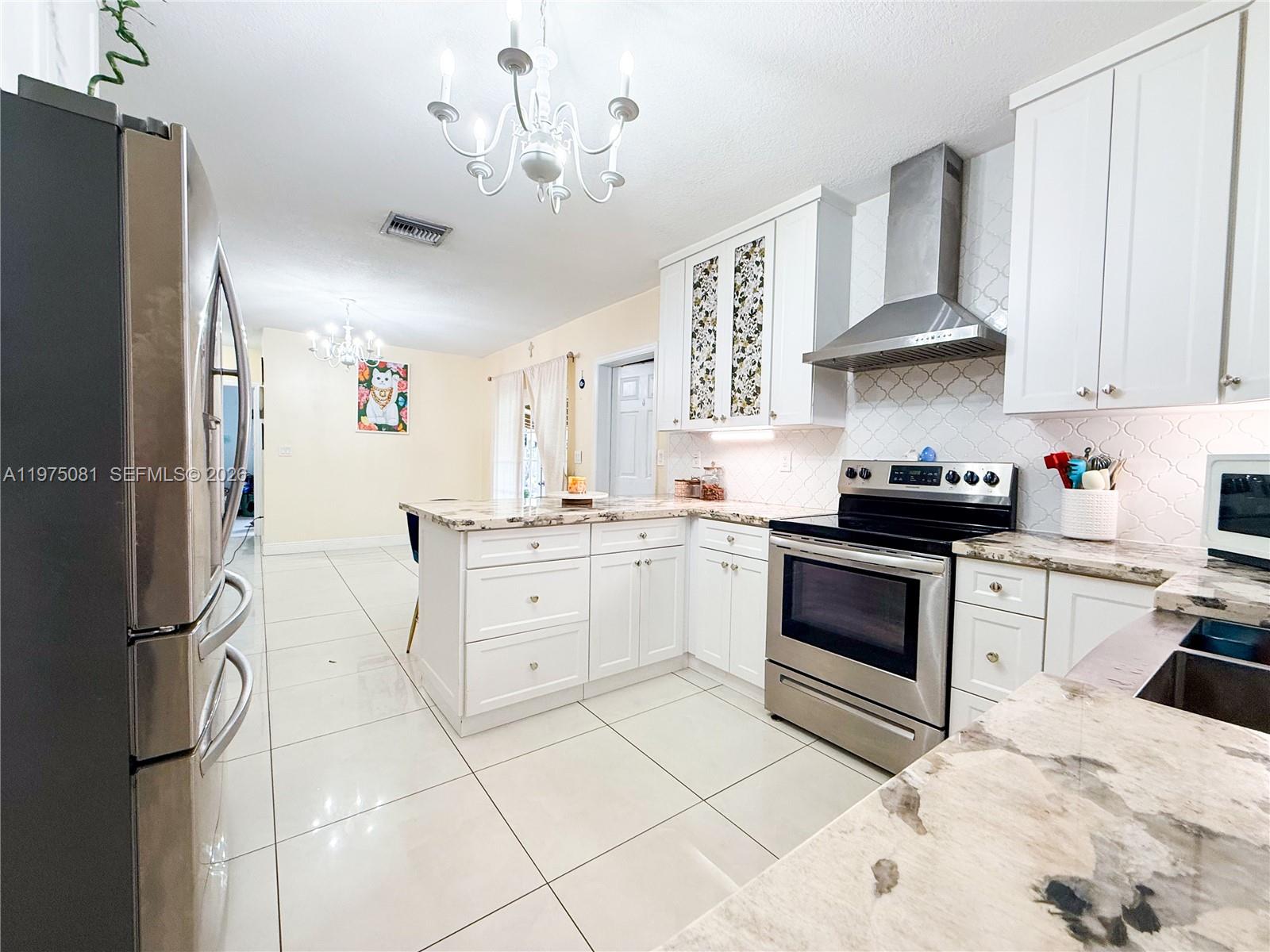 HIALEAH ESTATES - Residential