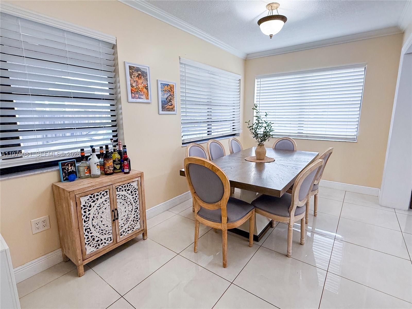 HIALEAH ESTATES - Residential