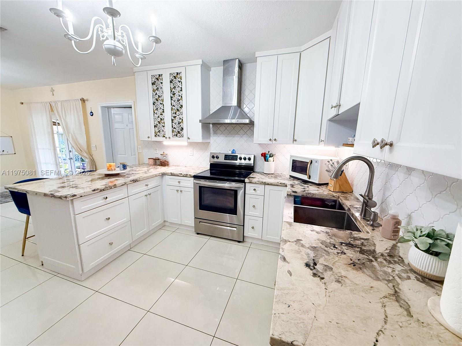 HIALEAH ESTATES - Residential