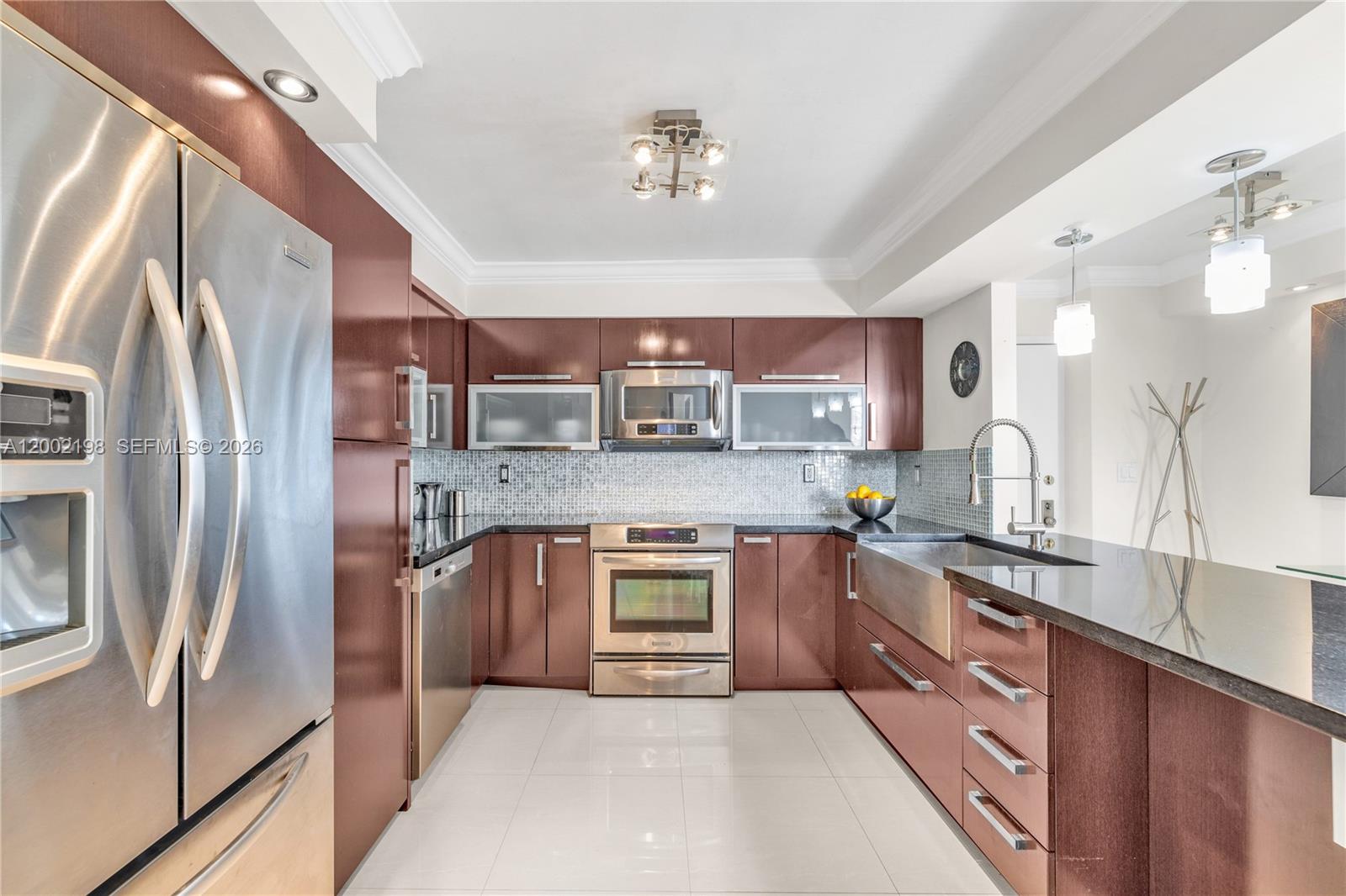 THE GEORGIAN CONDO - Residential Lease