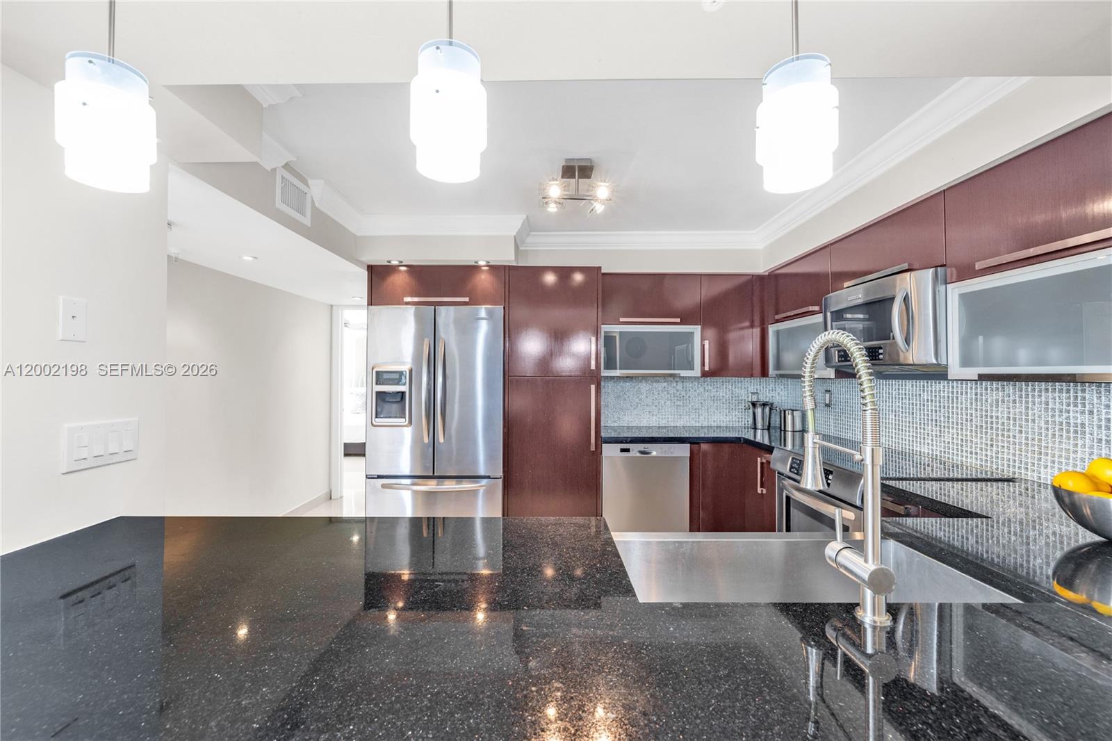 THE GEORGIAN CONDO - Residential Lease