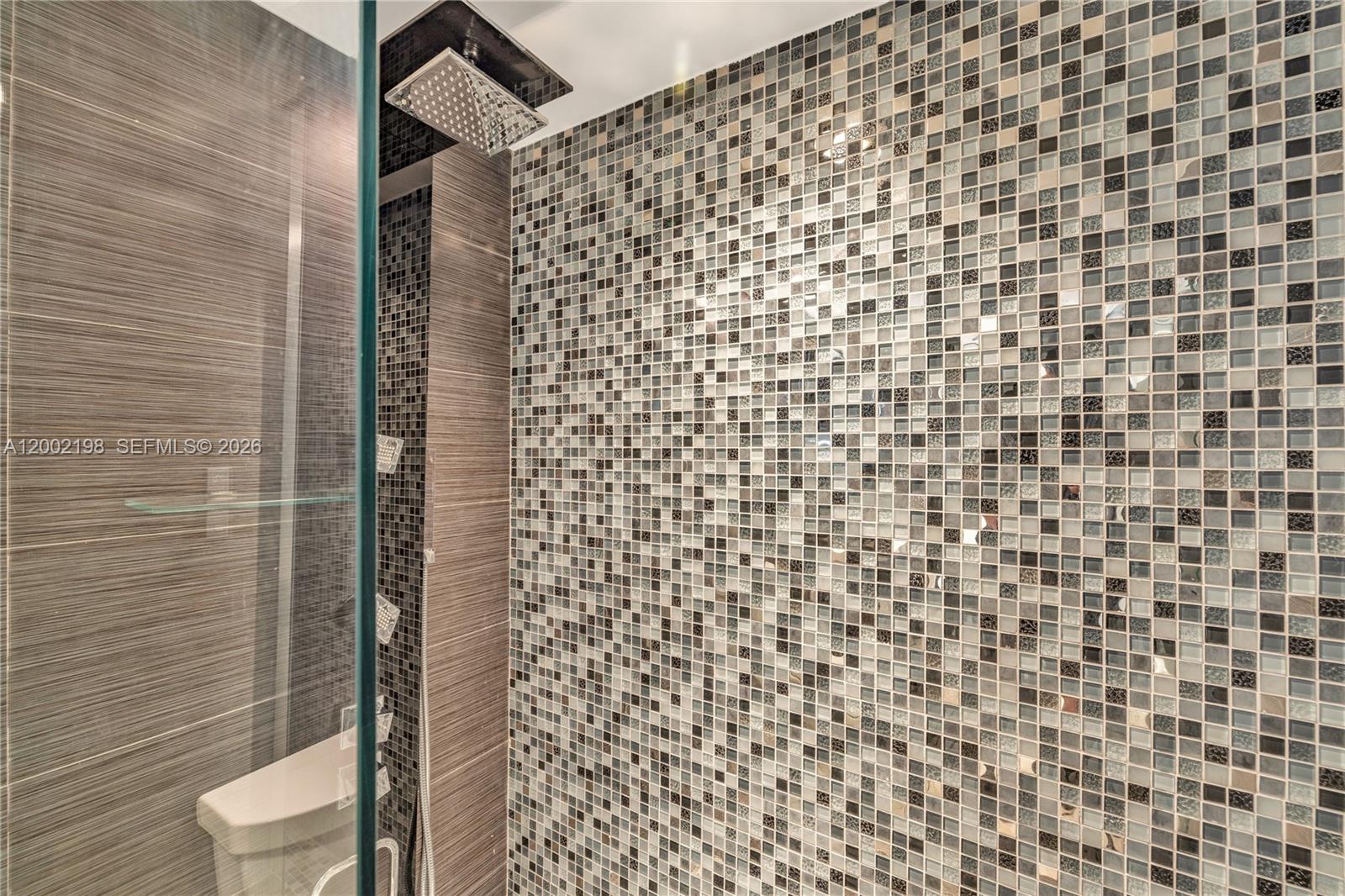 THE GEORGIAN CONDO - Residential Lease