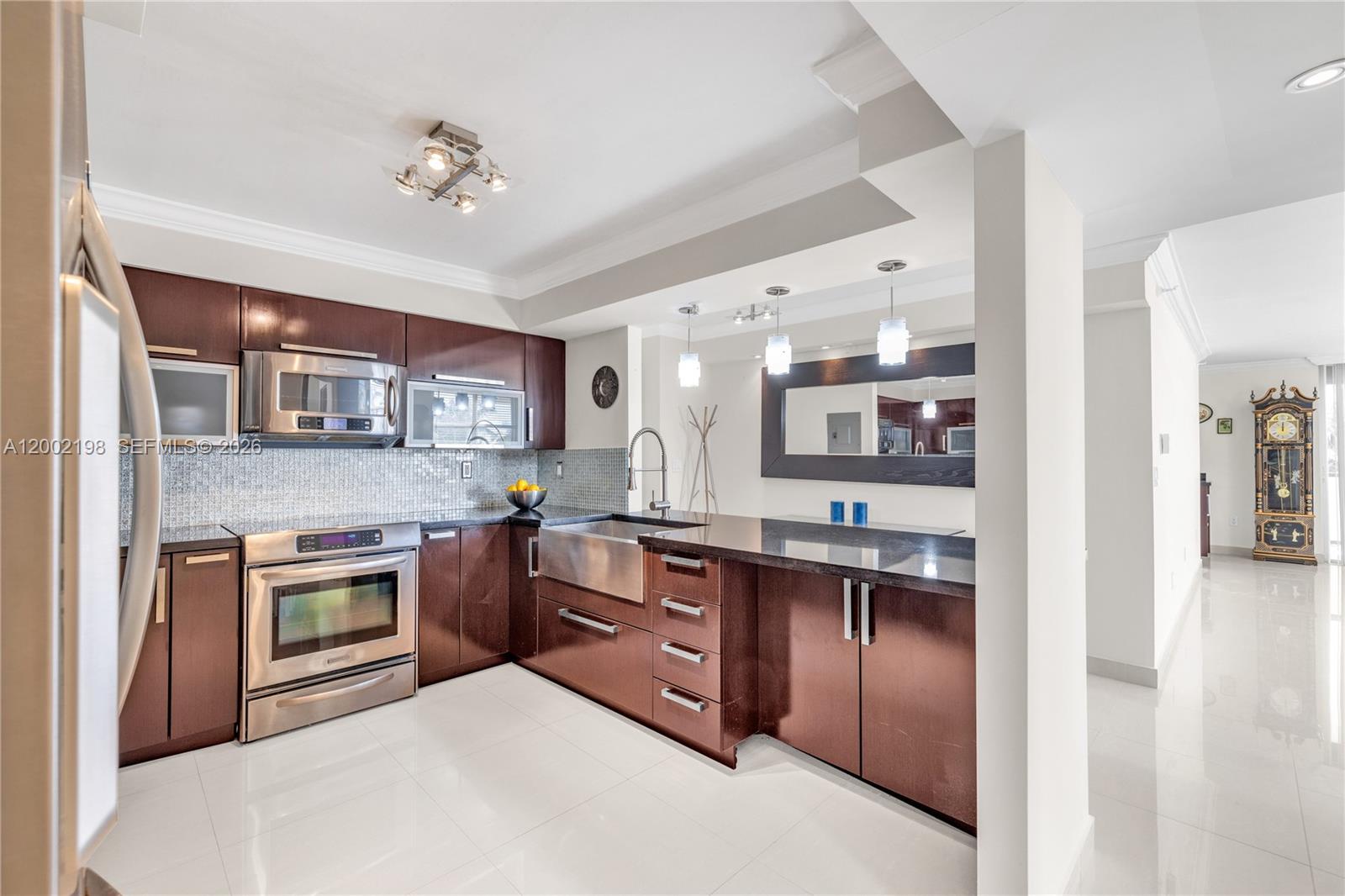 THE GEORGIAN CONDO - Residential Lease