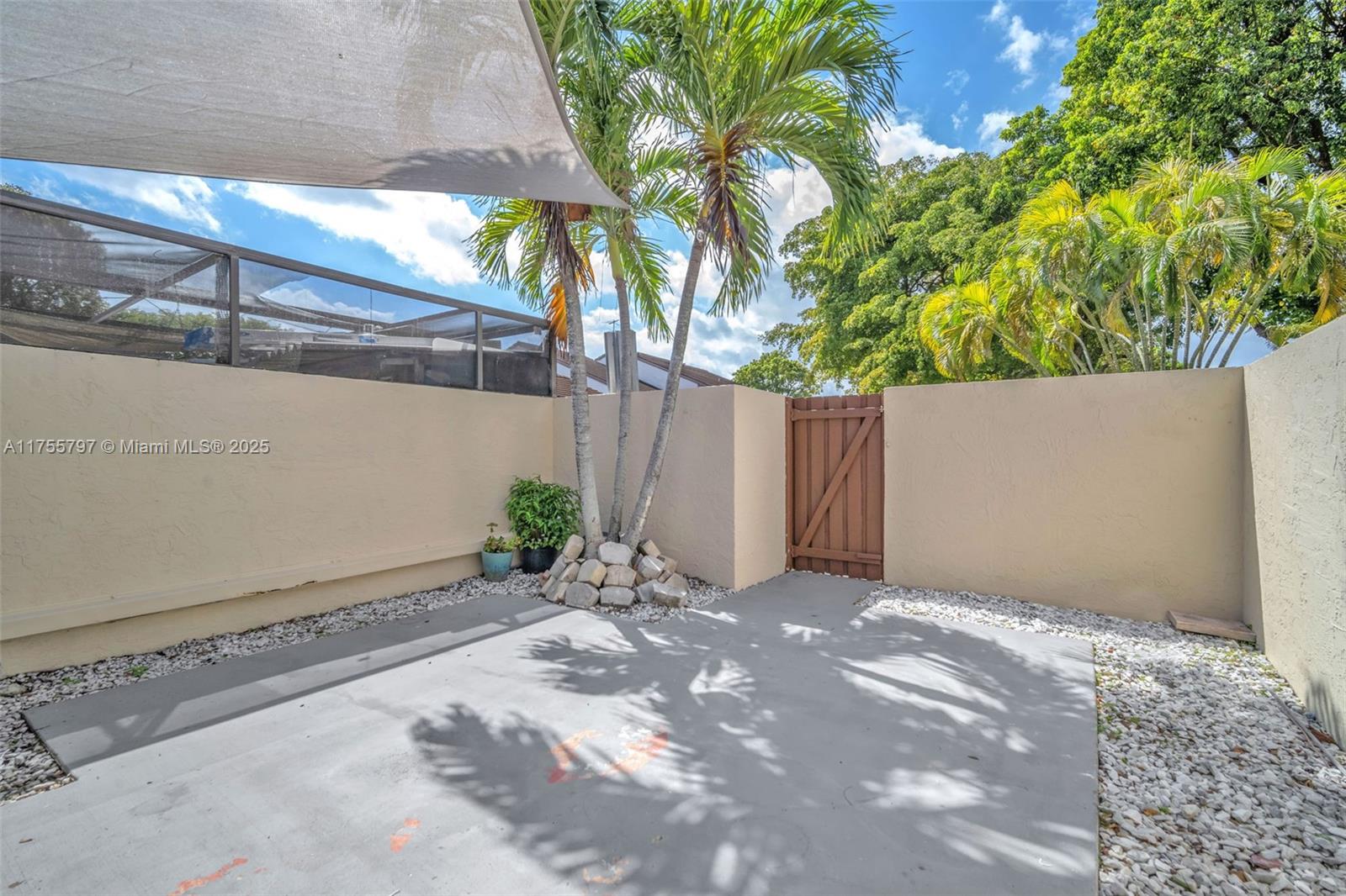 CALUSA POINT - Residential