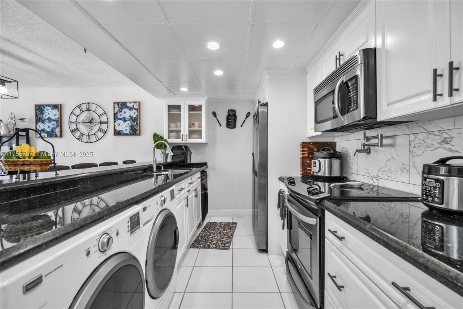 CALUSA POINT - Residential
