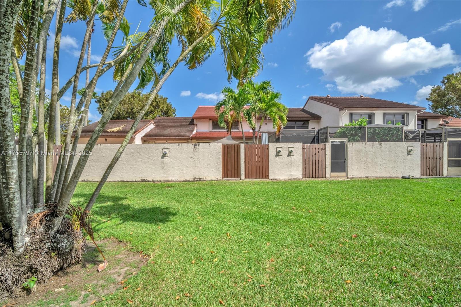 CALUSA POINT - Residential