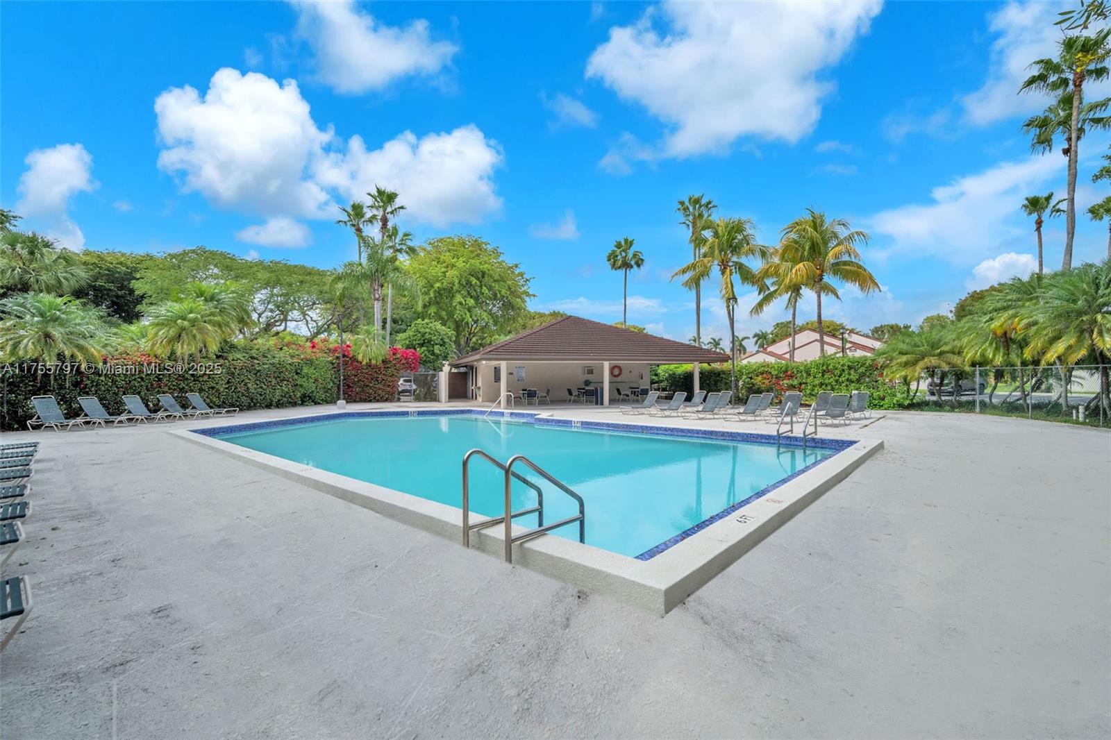 CALUSA POINT - Residential