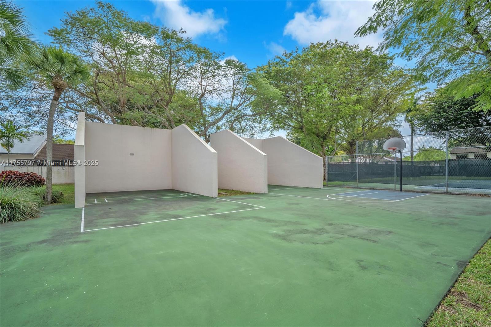 CALUSA POINT - Residential