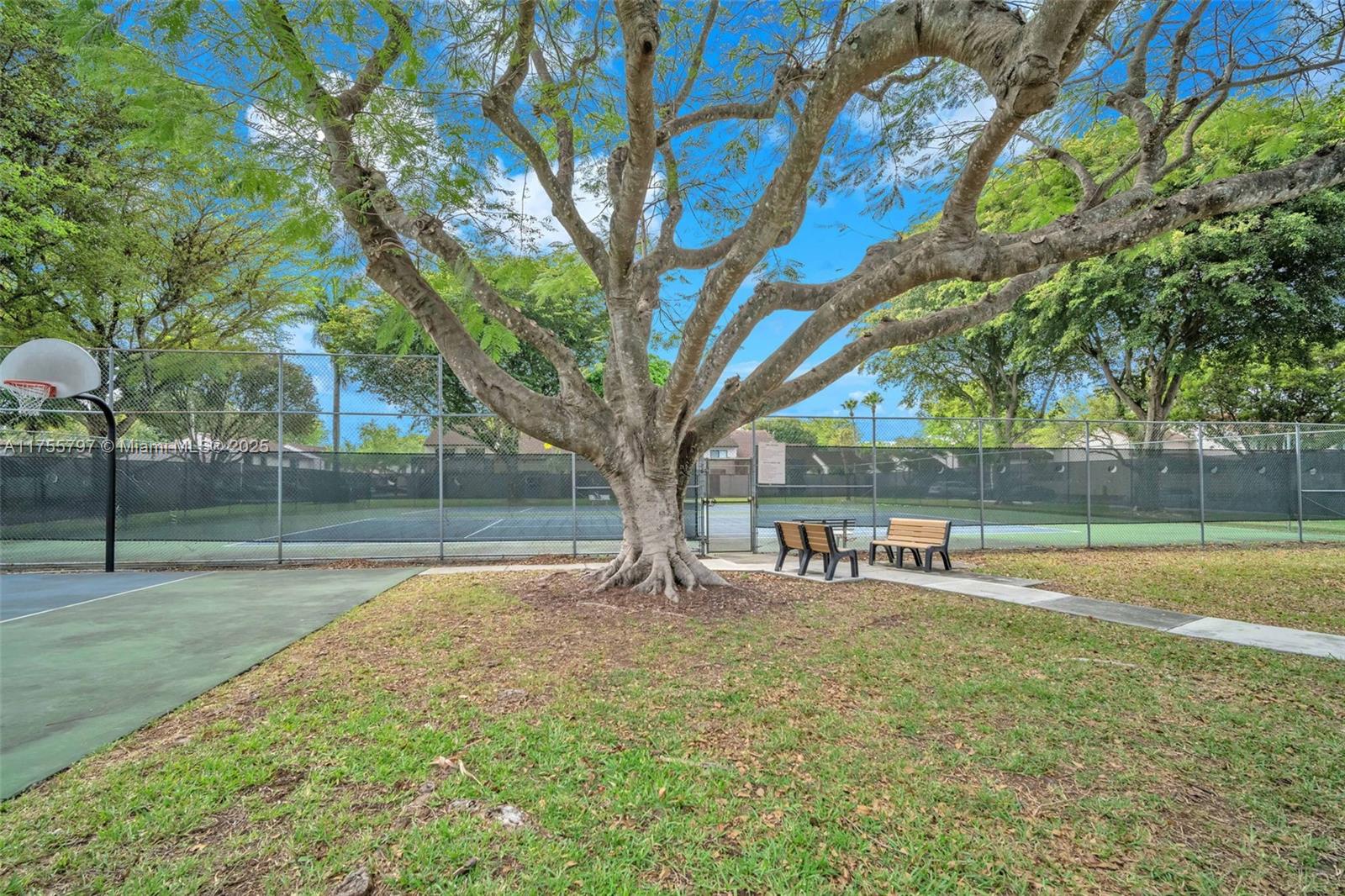 CALUSA POINT - Residential