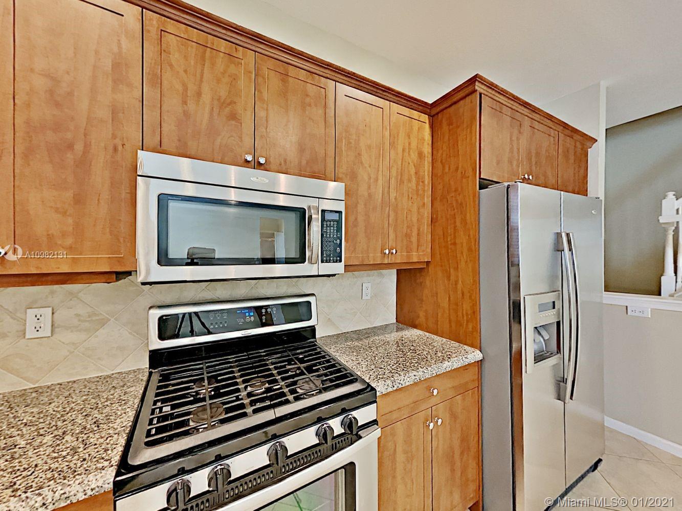 SAWGRASS LAKES - Residential Lease