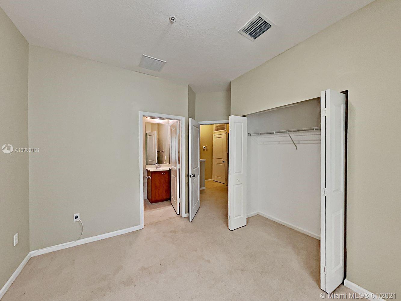 SAWGRASS LAKES - Residential Lease