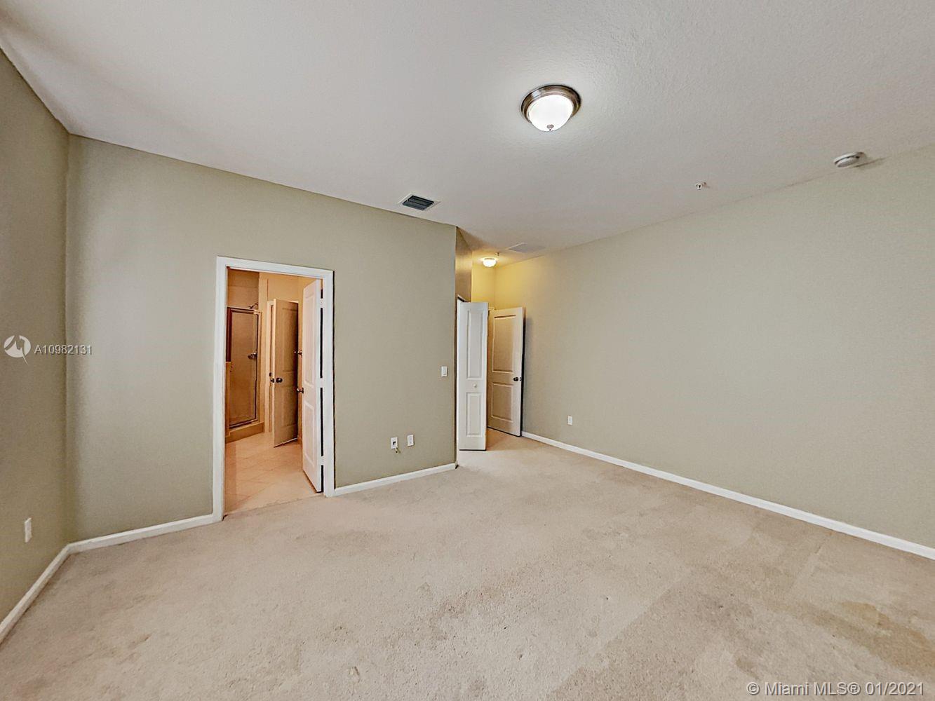 SAWGRASS LAKES - Residential Lease