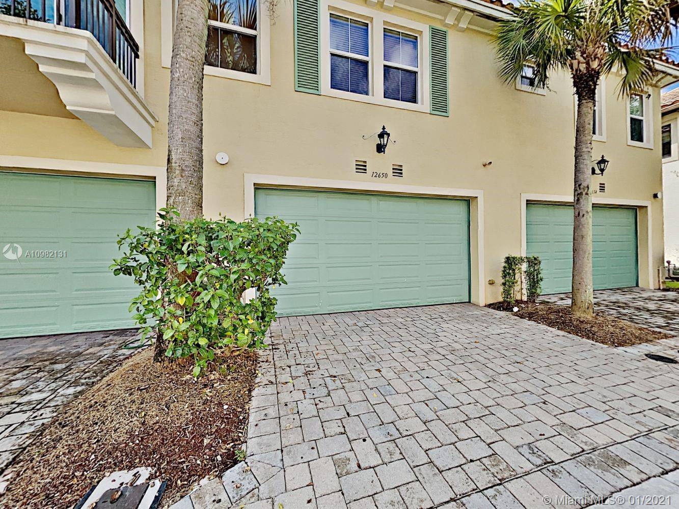 SAWGRASS LAKES - Residential Lease