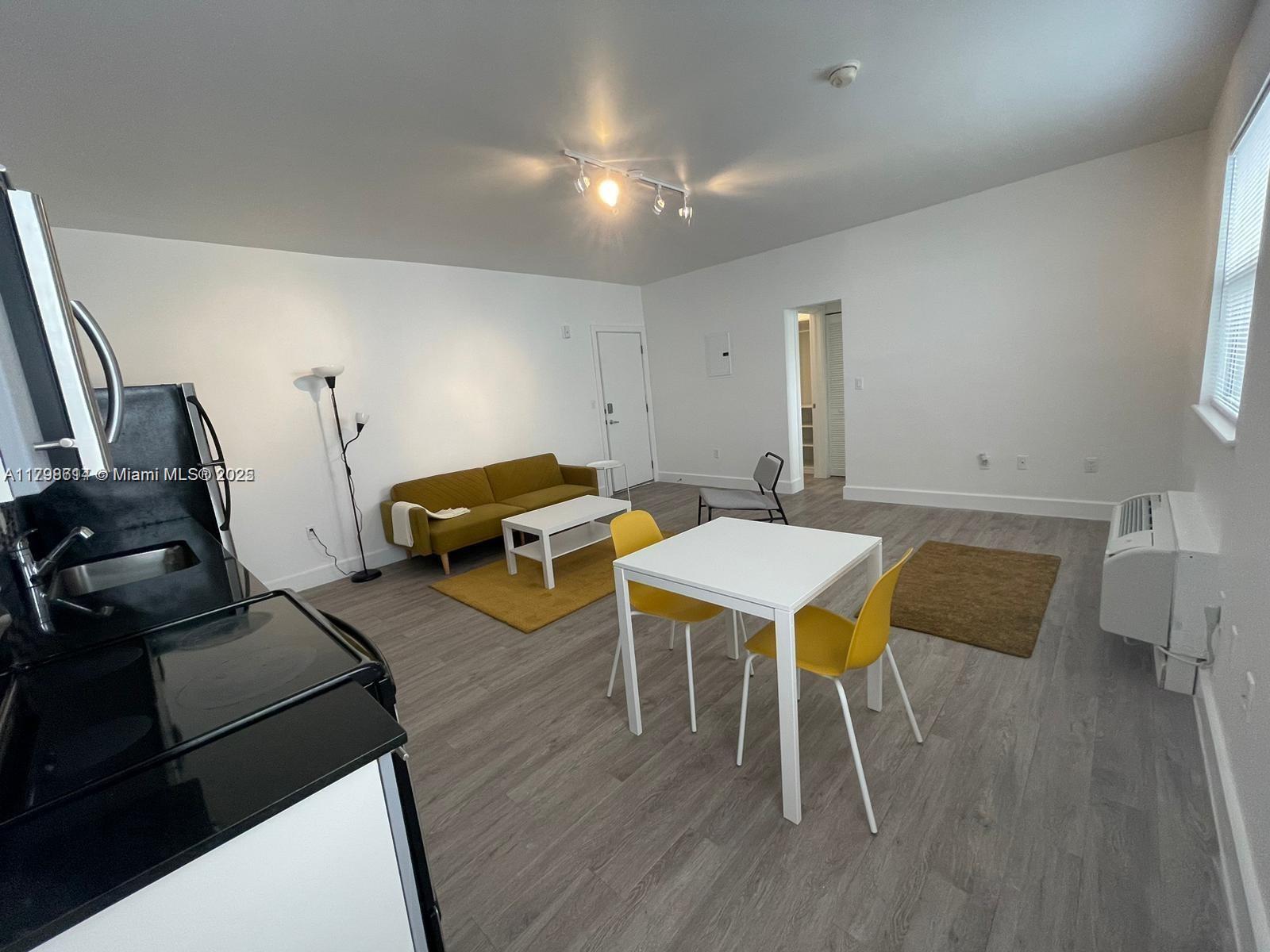 THE ABBOTT CONDO - Residential