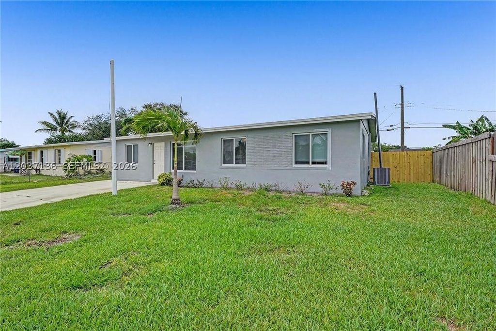 Photo of 5701 SW 37th St, Davie, FL 33314 (MLS # A12037136)