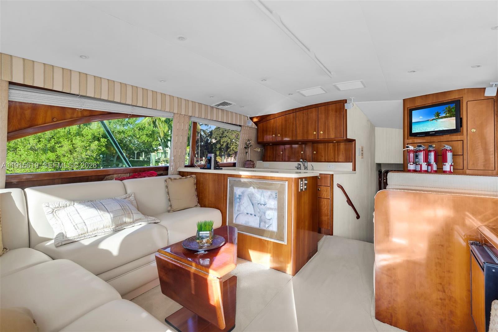 PLANTATION ISLAND - Residential