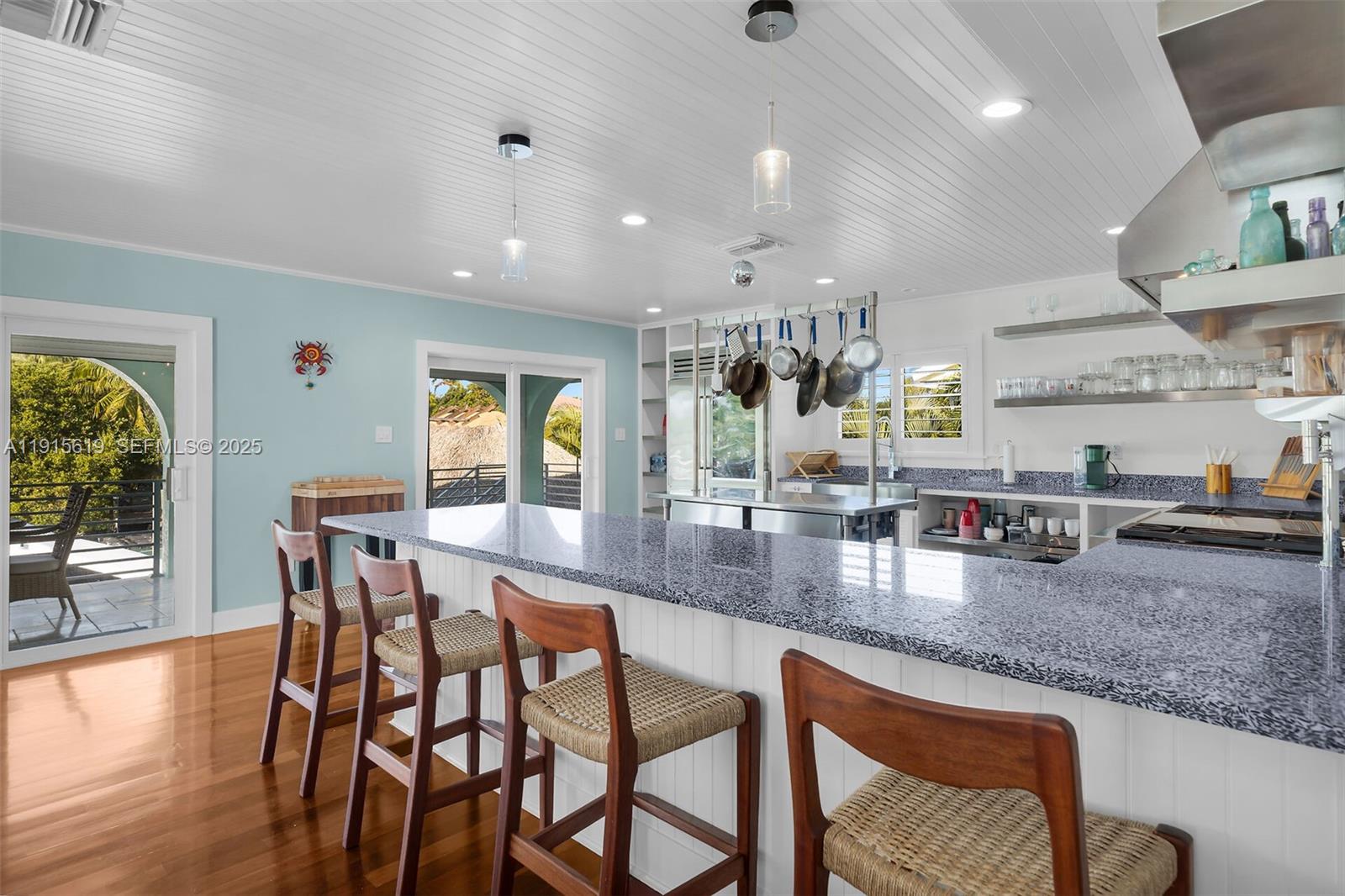 PLANTATION ISLAND - Residential