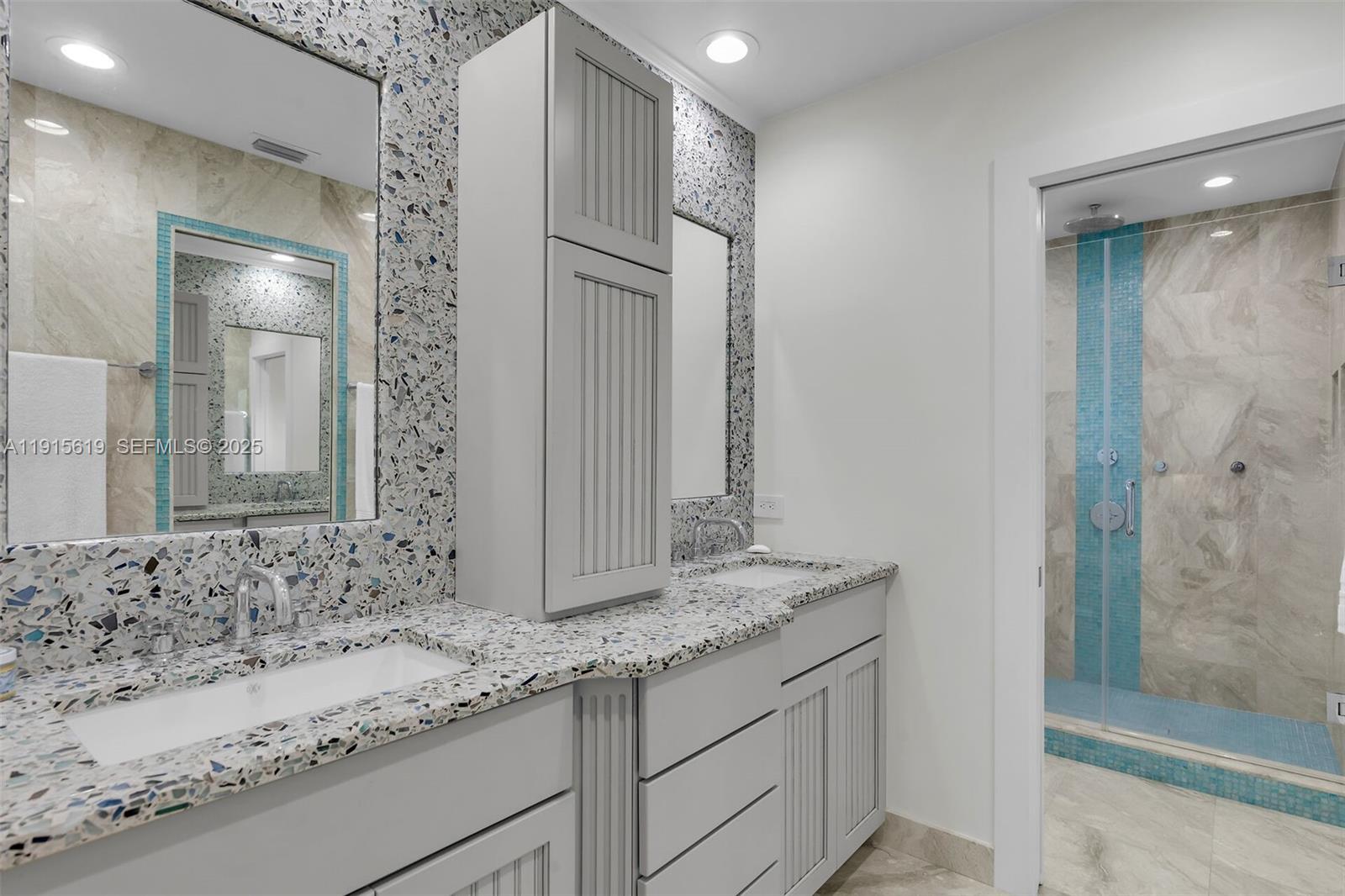 PLANTATION ISLAND - Residential