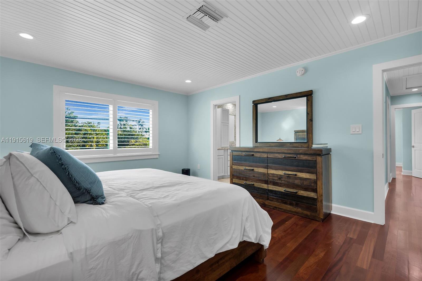 PLANTATION ISLAND - Residential