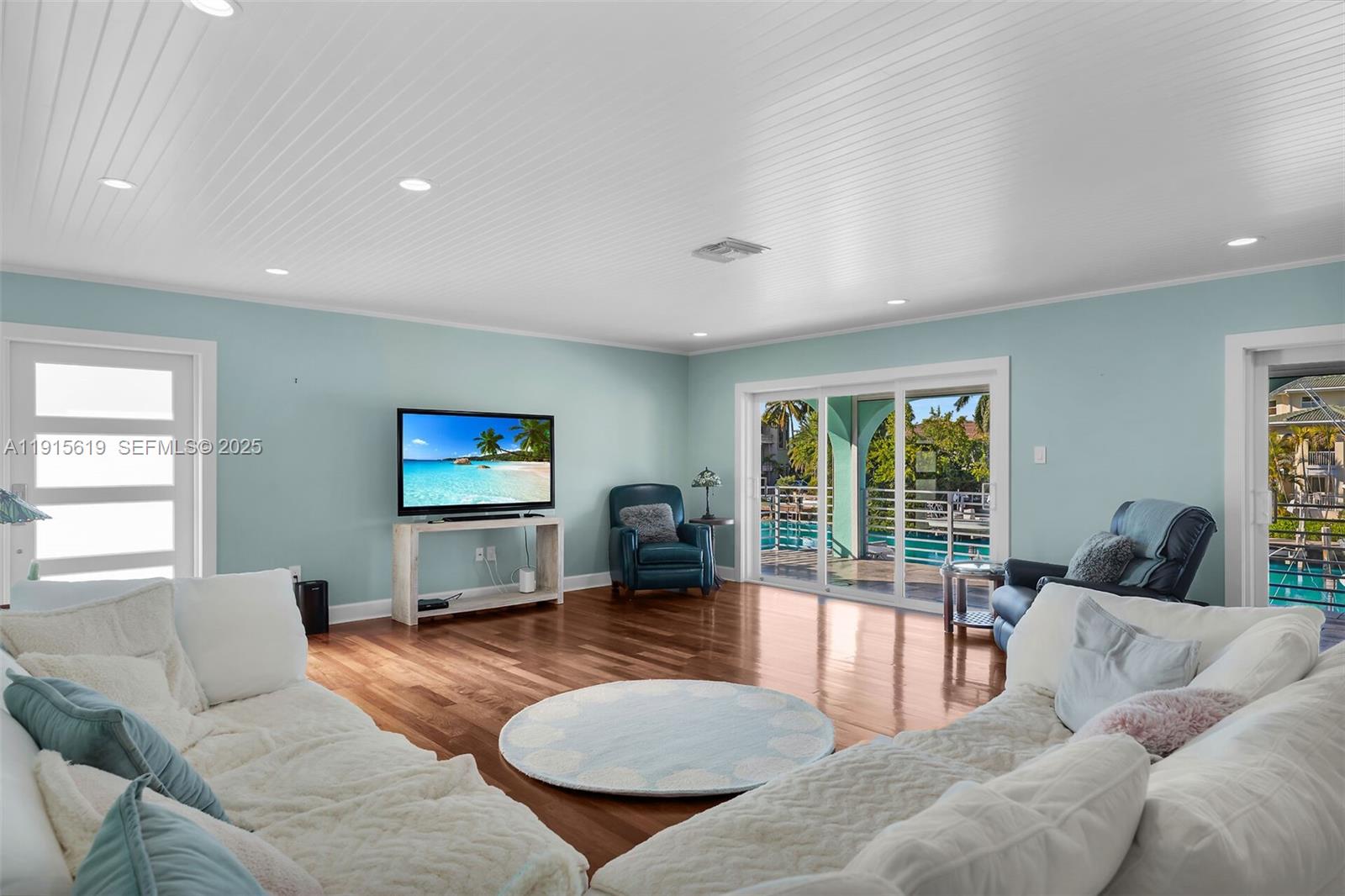 PLANTATION ISLAND - Residential