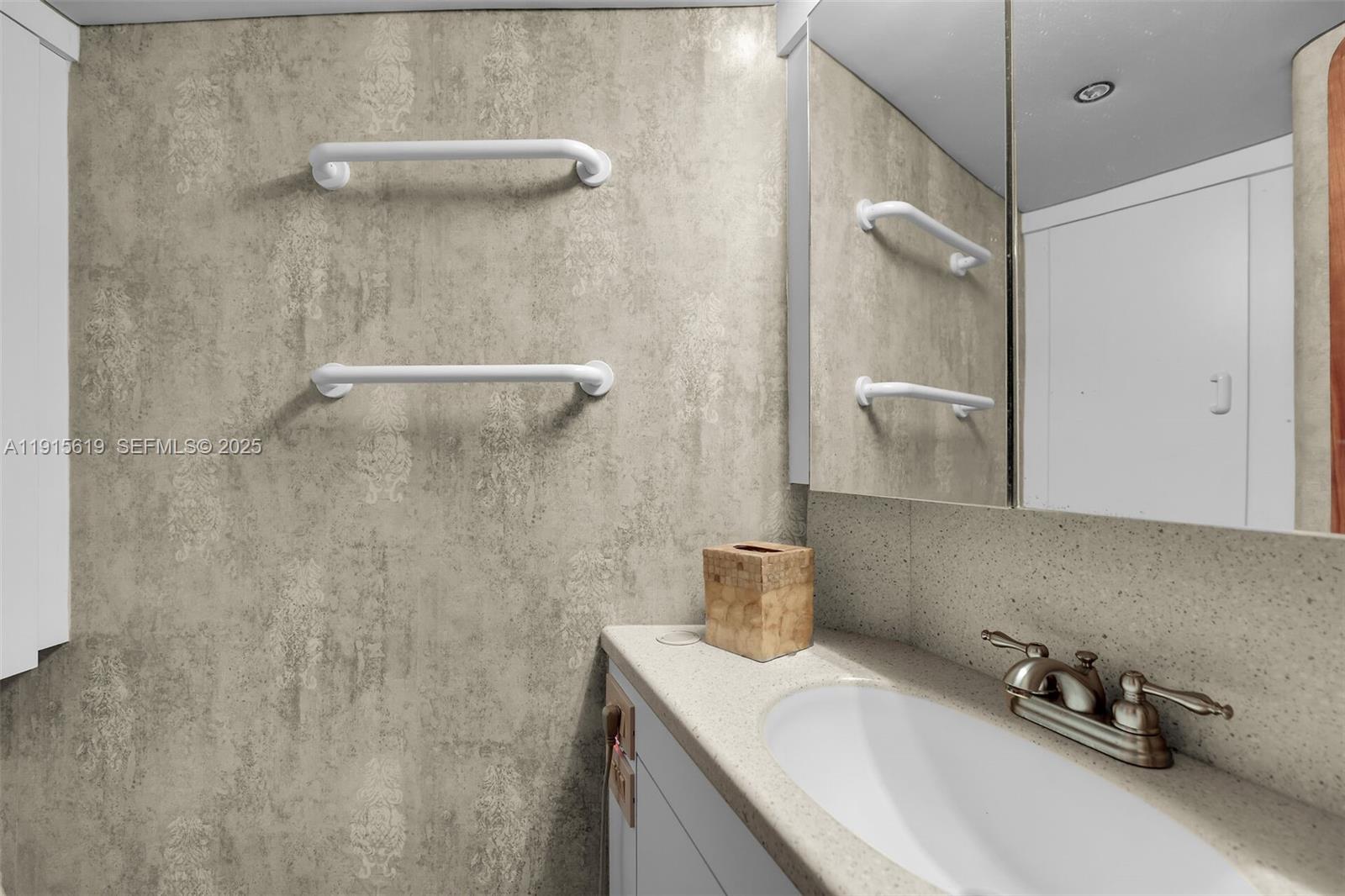 PLANTATION ISLAND - Residential