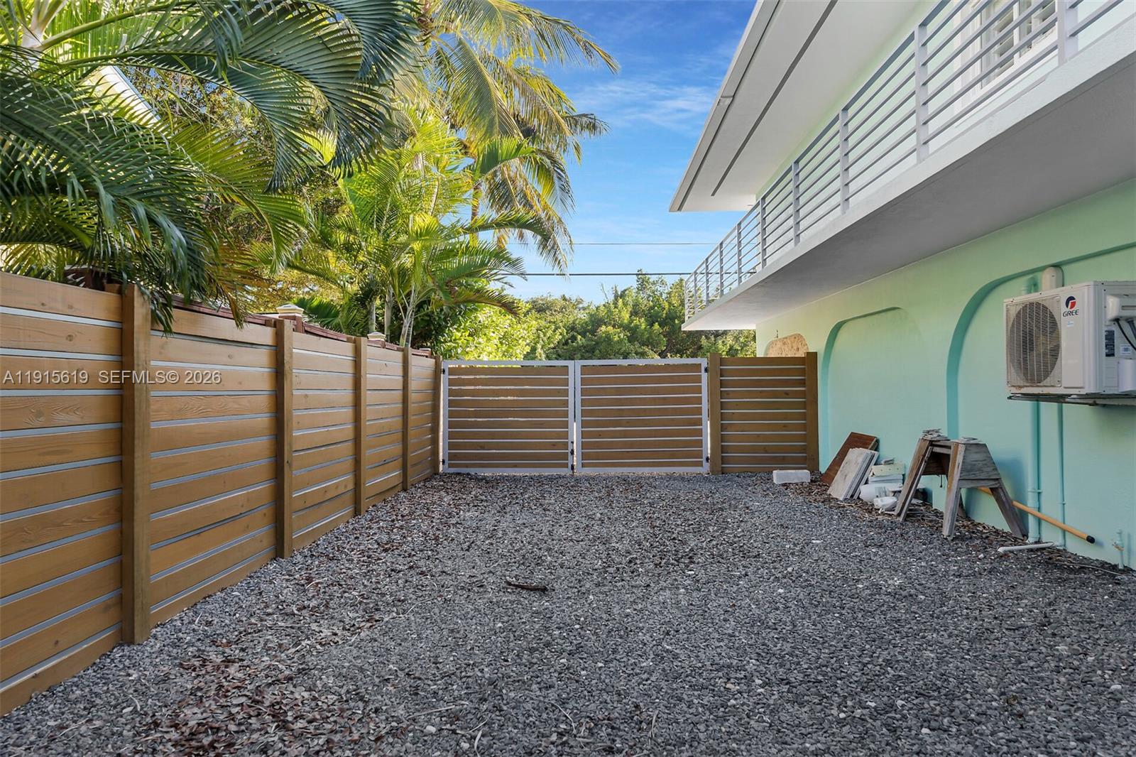 PLANTATION ISLAND - Residential