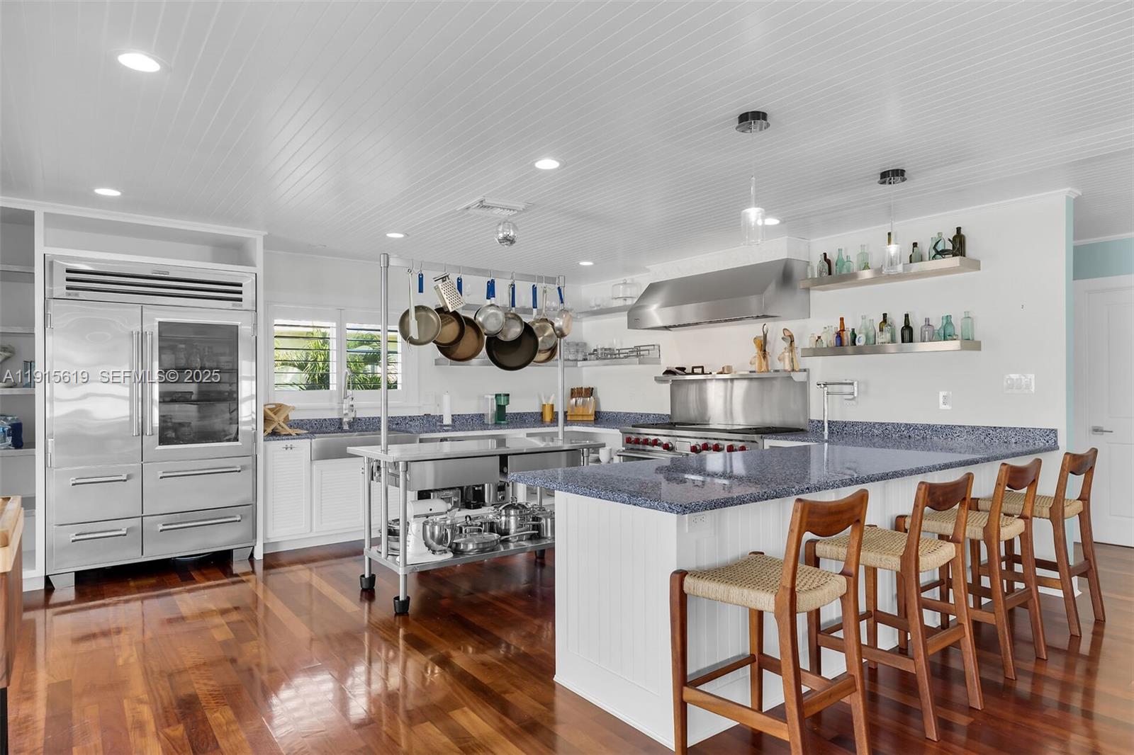 PLANTATION ISLAND - Residential