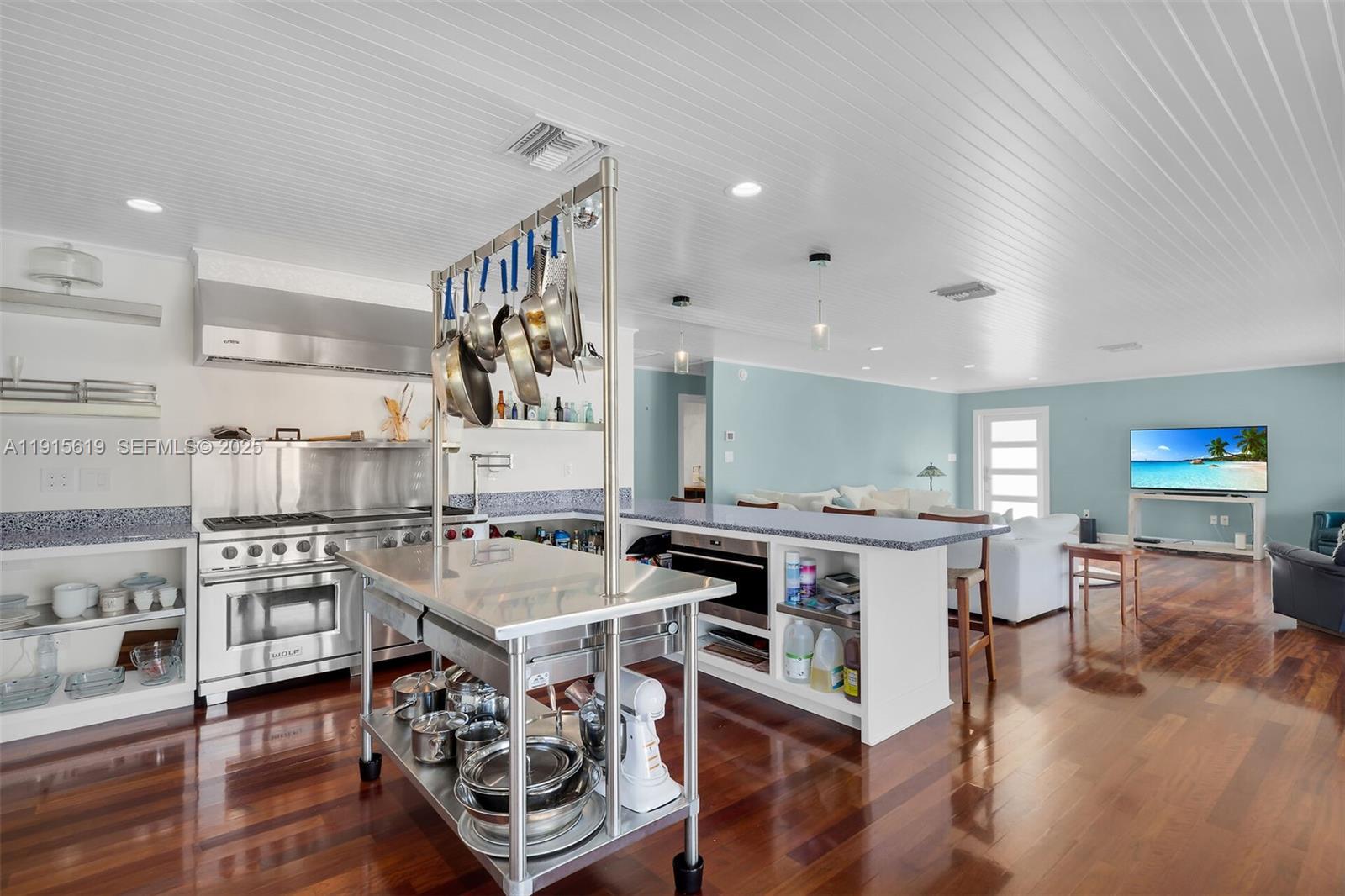 PLANTATION ISLAND - Residential