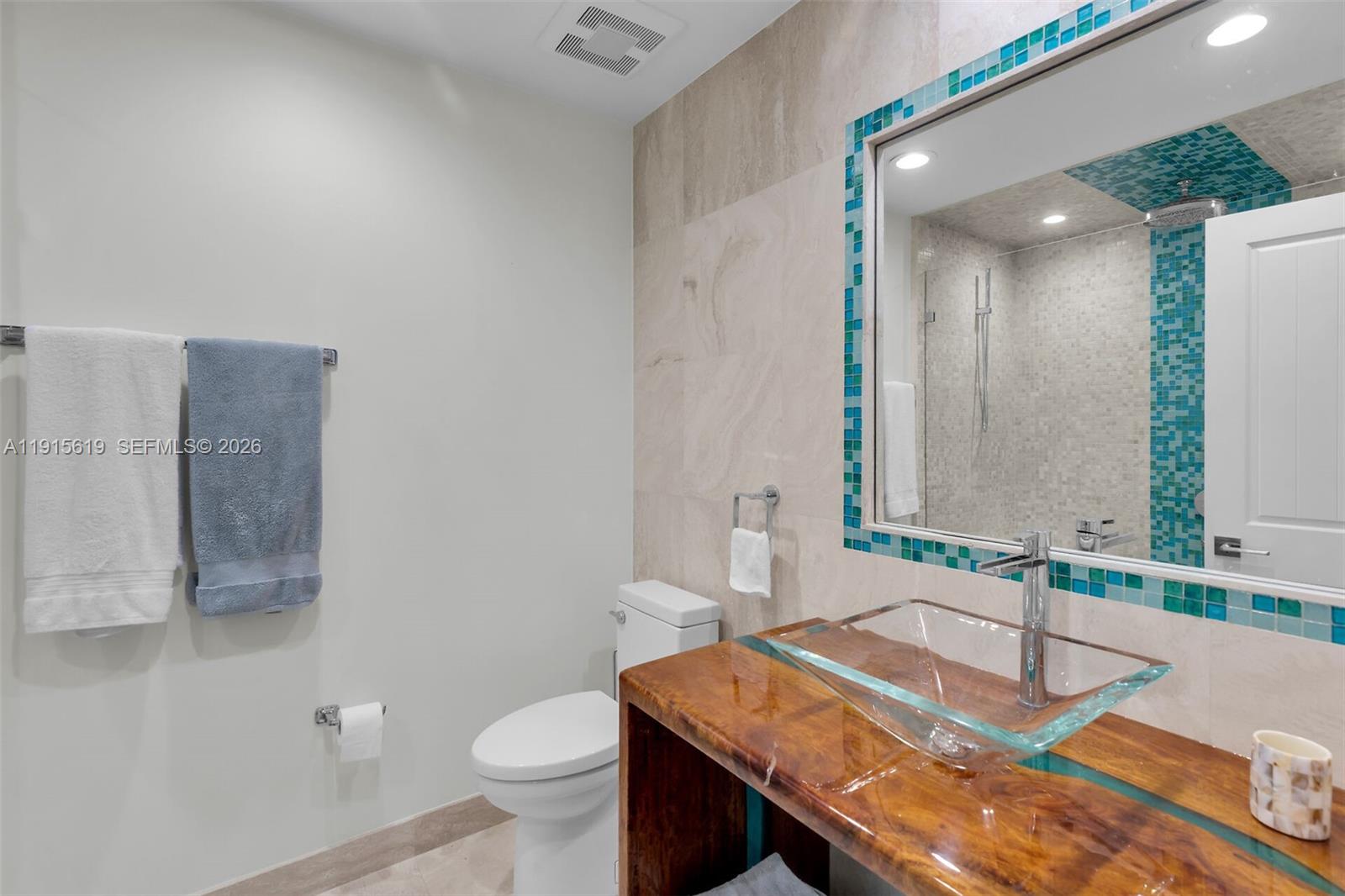 PLANTATION ISLAND - Residential