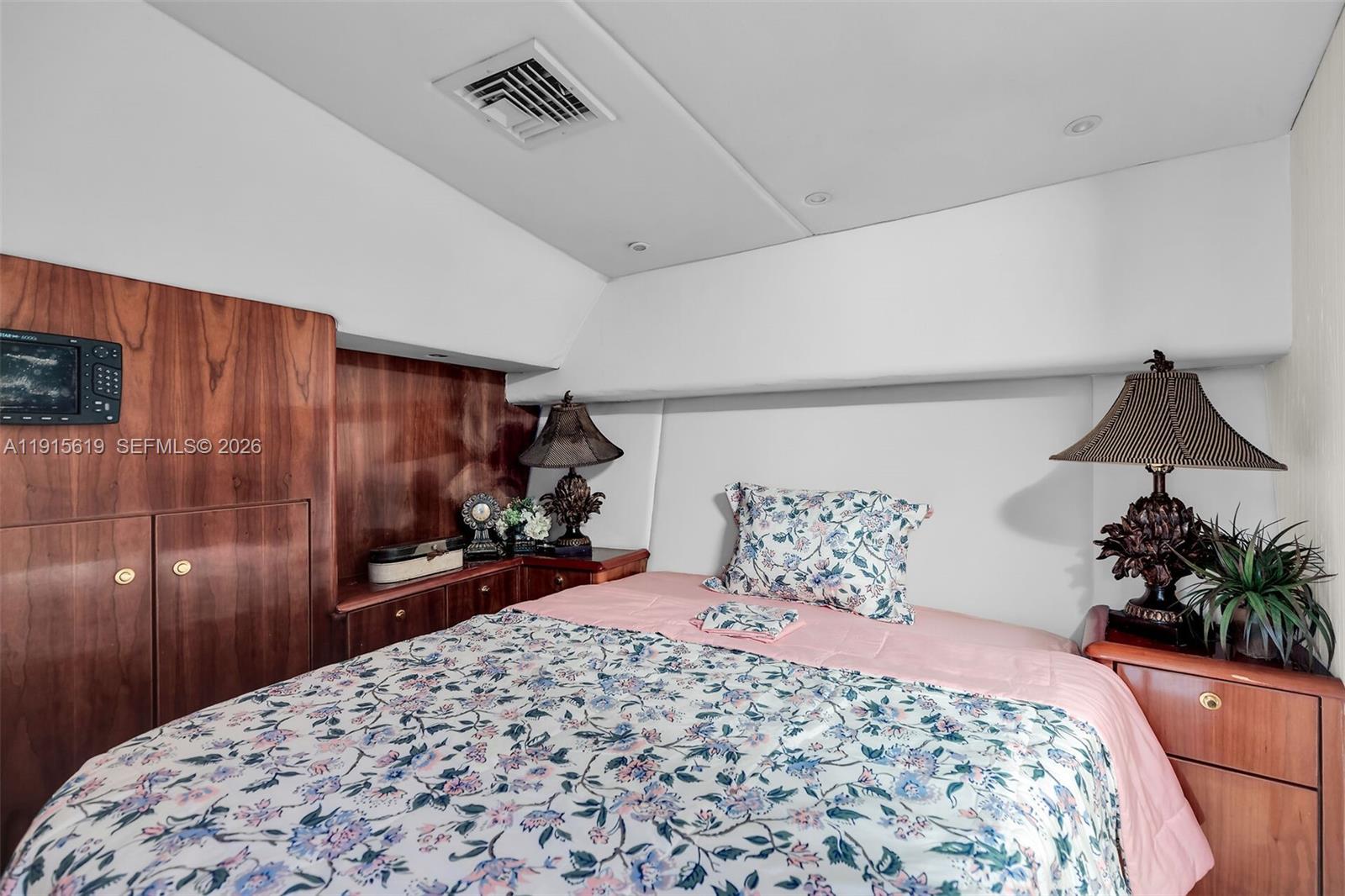 PLANTATION ISLAND - Residential