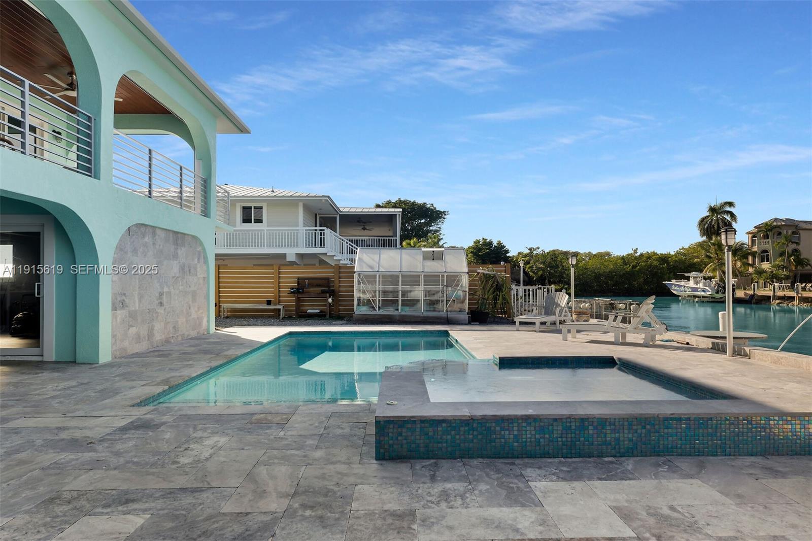 PLANTATION ISLAND - Residential