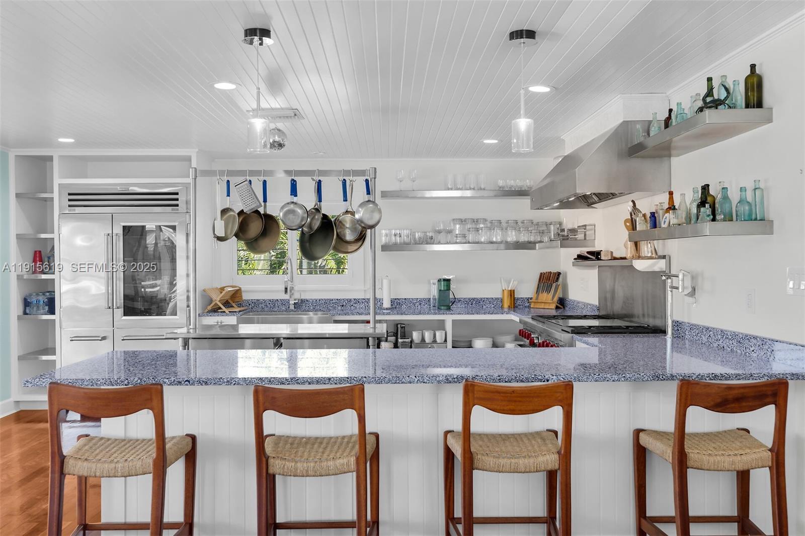 PLANTATION ISLAND - Residential