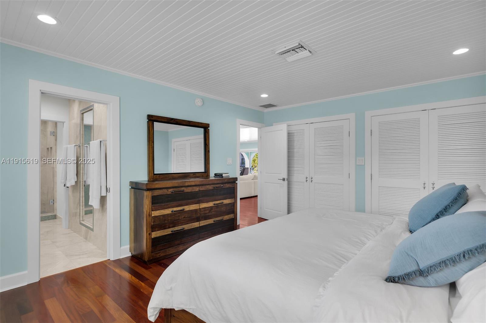 PLANTATION ISLAND - Residential