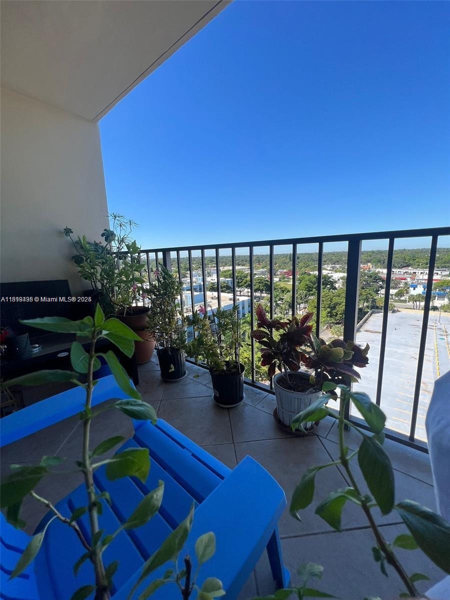 1470 Ne 123rd St A1106, North Miami, Miami-Dade County, Florida - 1 Bedrooms  
1 Bathrooms - 