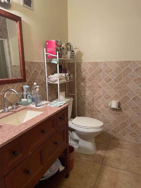 BEVERLY HILLS CONDO NUMBE - Residential