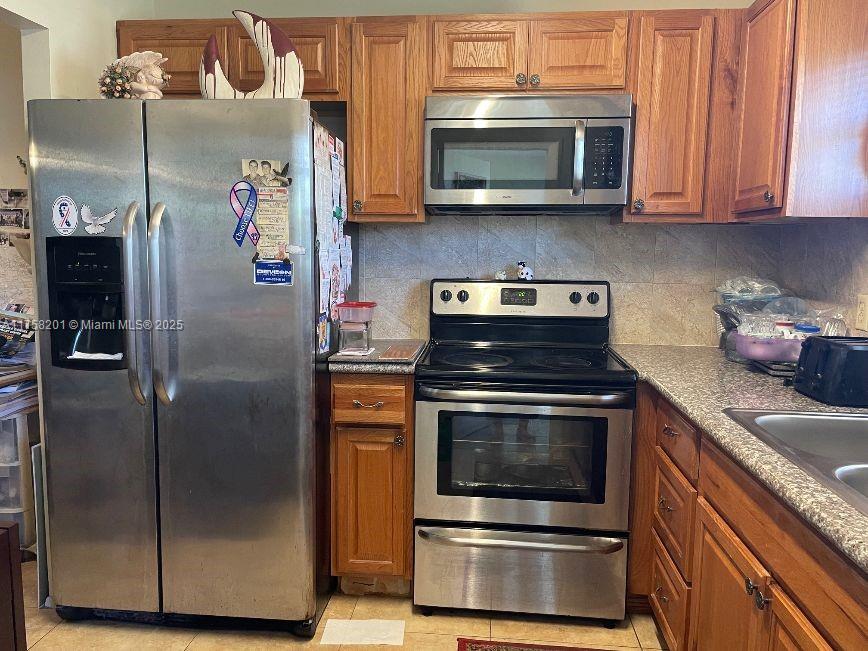 BEVERLY HILLS CONDO NUMBE - Residential