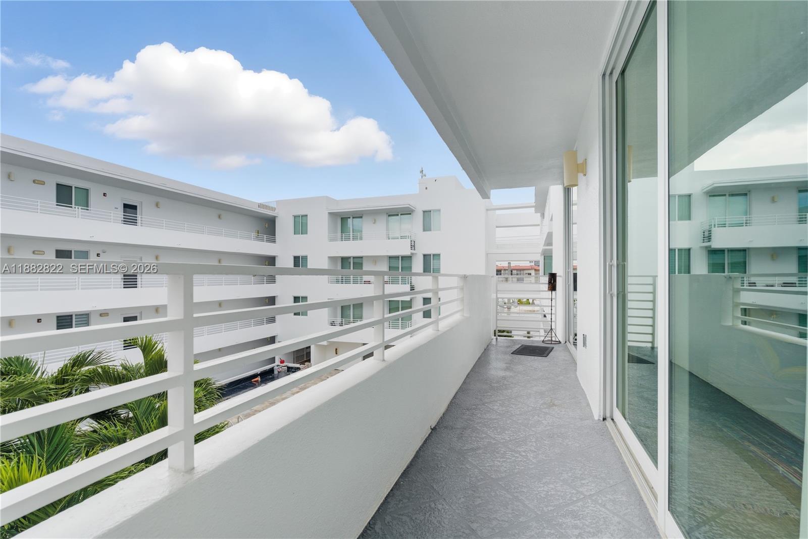 ROND POINT CONDO - Residential