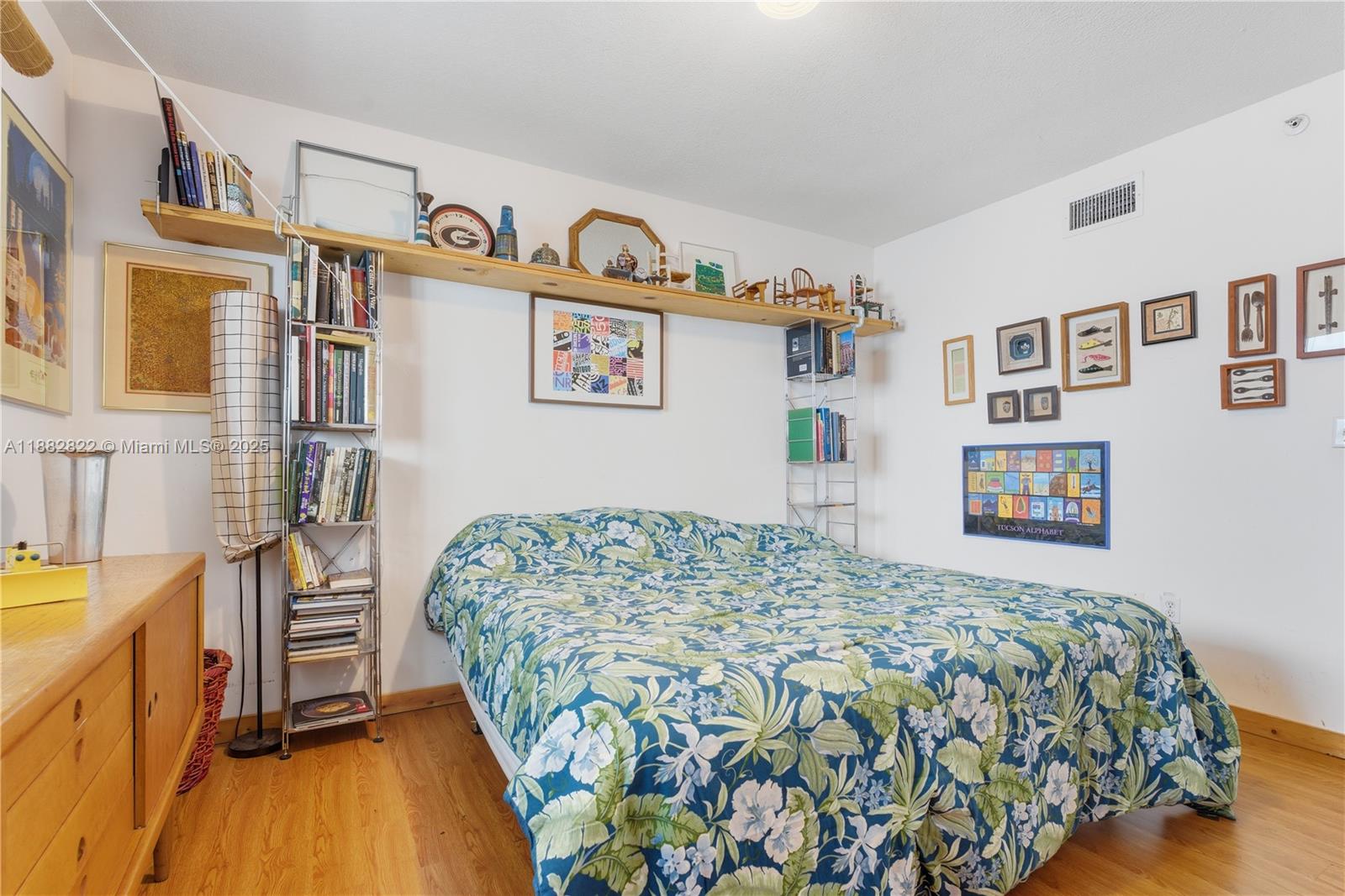 ROND POINT CONDO - Residential