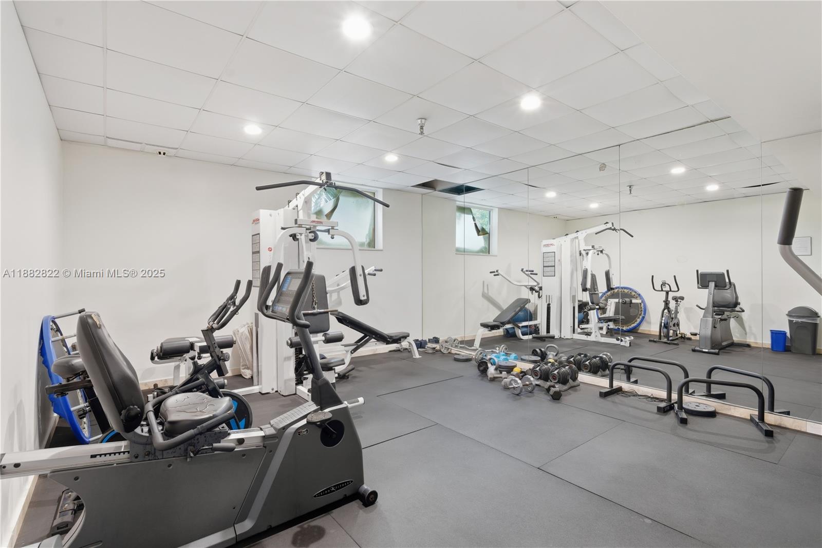 ROND POINT CONDO - Residential