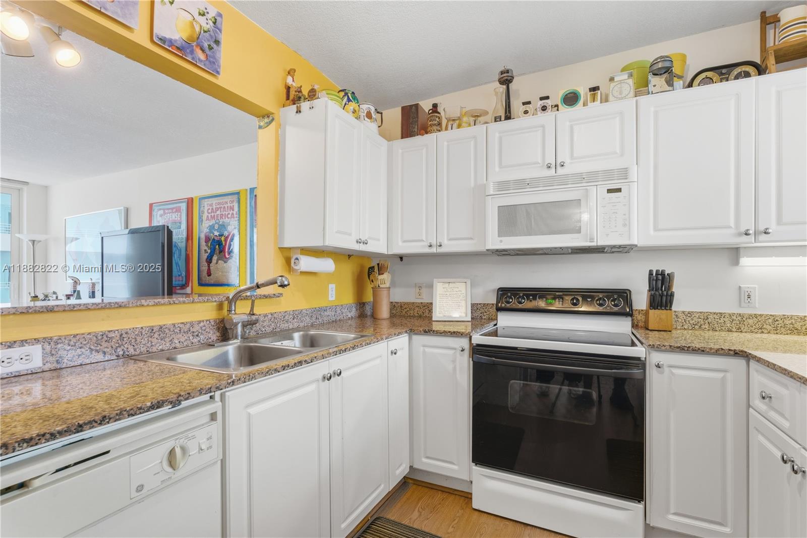 ROND POINT CONDO - Residential