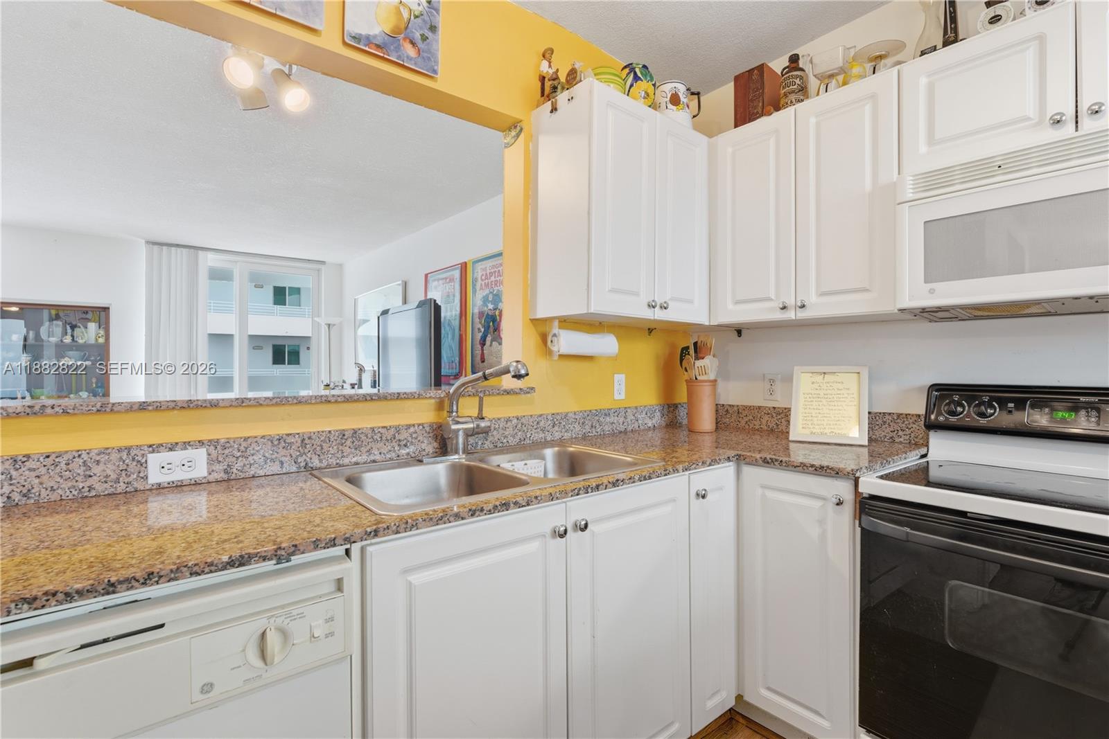 ROND POINT CONDO - Residential