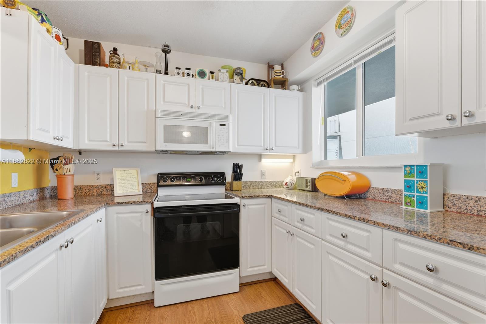 ROND POINT CONDO - Residential