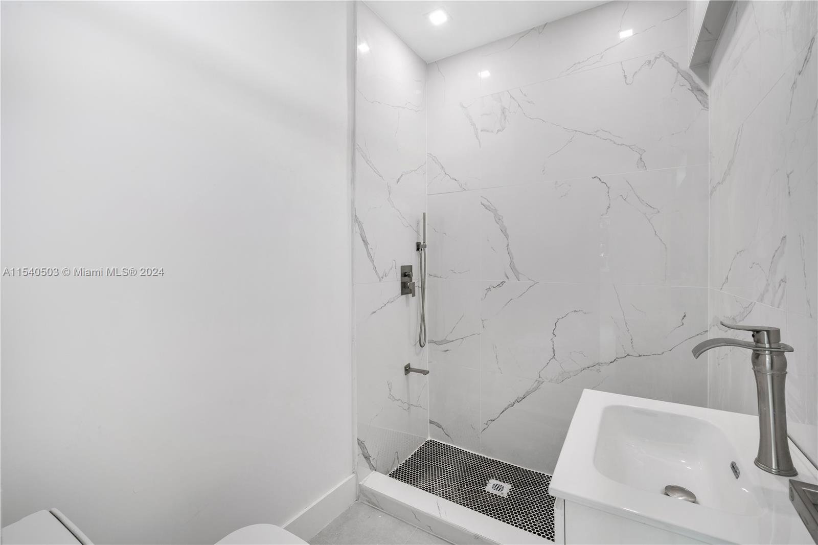 NAUTILUS EXTENSION 4TH - Residential